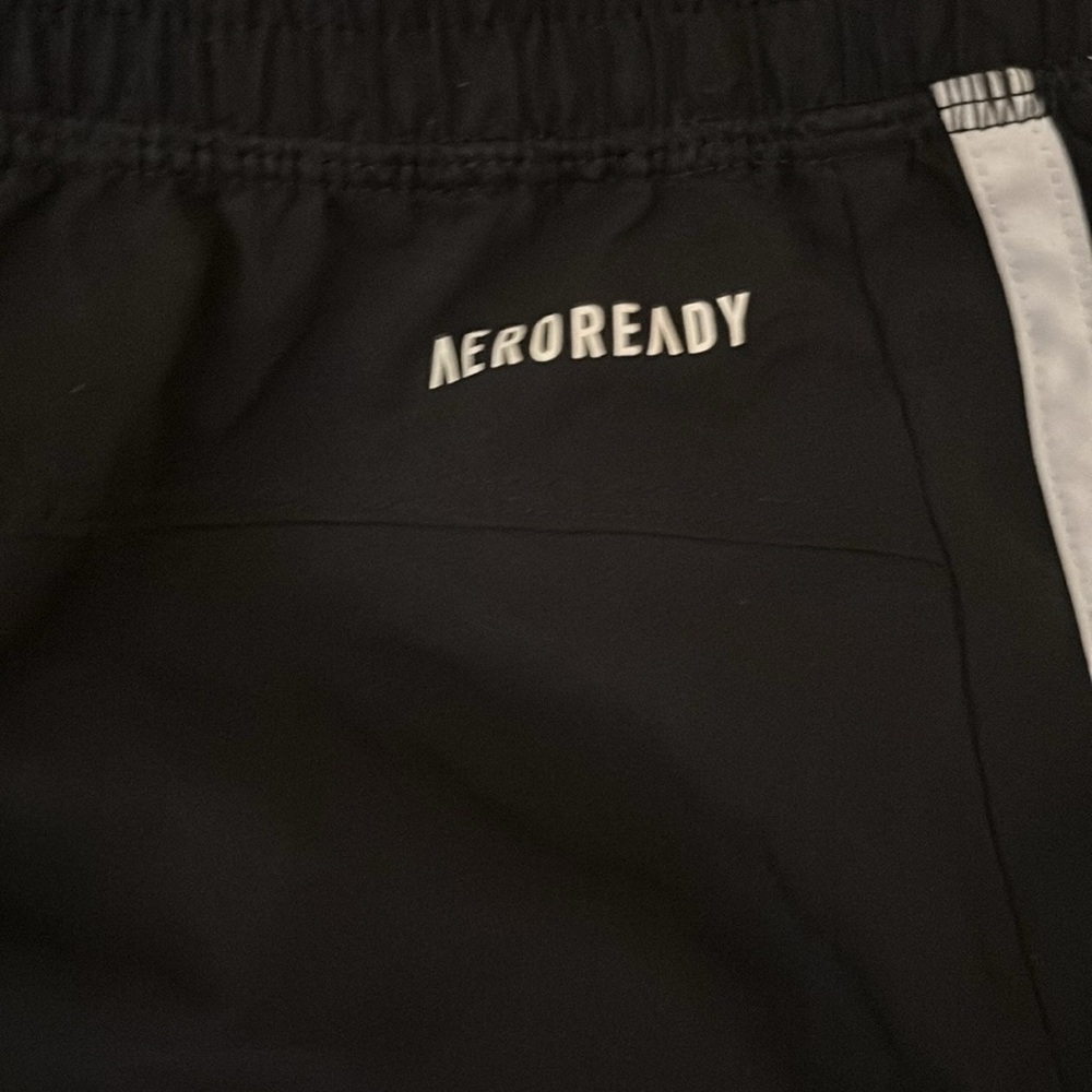 Adidas Aeroready - Picture 7 of 9